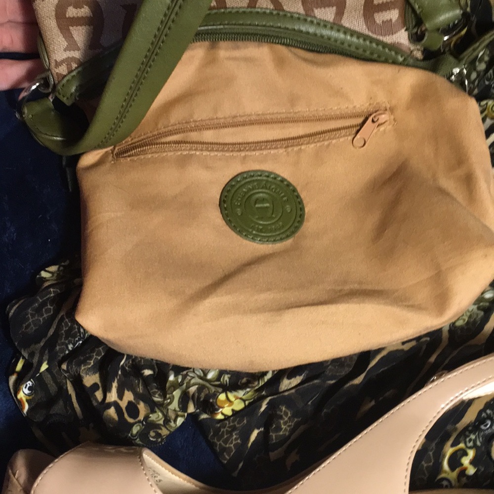 Small Aigner Handbag - Picture 3 of 5